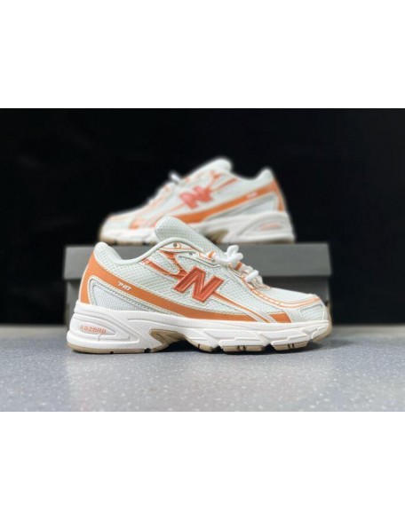 New Balance 740